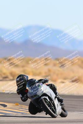 media/Jan-10-2025-CVMA Friday Practice (Fri) [[489e0da257]]/Group 4 and Trackday/Session 4 (Turn 16)/